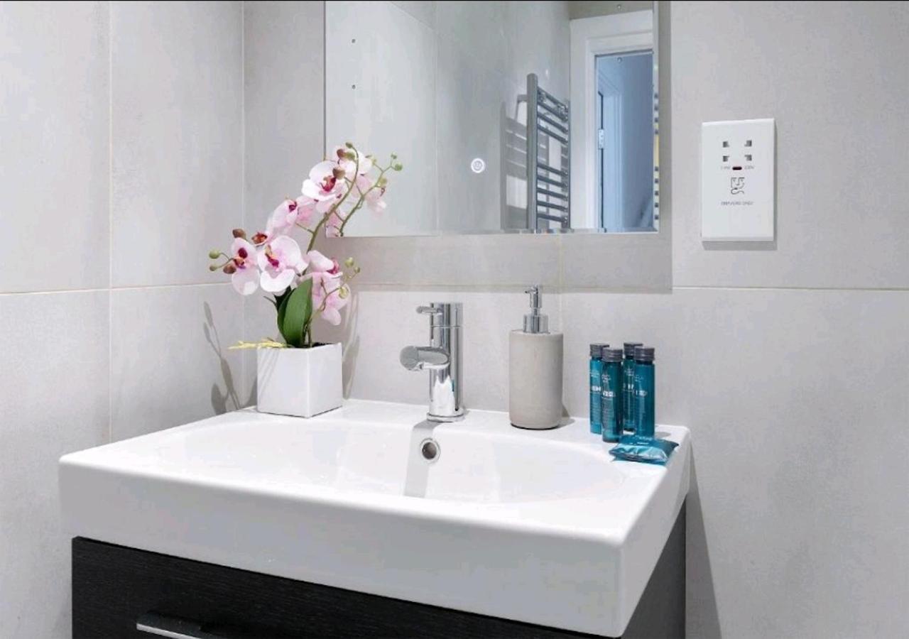 Deluxe Central London North Apartment ภายนอก รูปภาพ